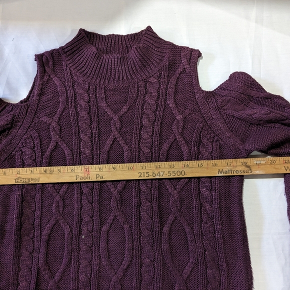 Ardene cold shoulder mock neck cable knit pullover sweater women's medium purple - Picture 2 of 4